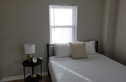 Joslyn Castle Apartment | Davenport Dwelling Unit 9 Midtown 3BD