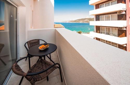 Dobra Voda House | David Lux beach rooms