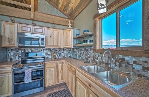 Livingston House | Day Trip to Yellowstone NP! Mtn-View Cabin