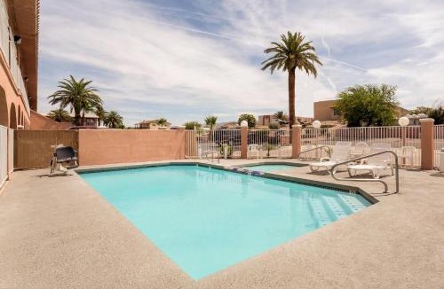 Bullhead City Hotel | Days Inn by Wyndham Bullhead City