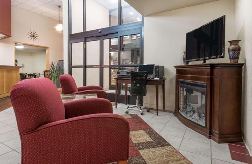 Gillette Hotel | Days Inn by Wyndham Gillette