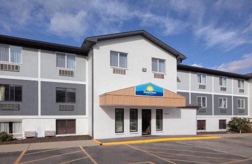 West Omaha Hotel | Days Inn by Wyndham Omaha NE