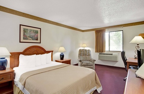 Clearfield Hotel | Days Inn by Wyndham Clearfield