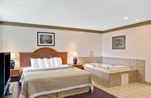 Clearfield Hotel | Days Inn by Wyndham Clearfield