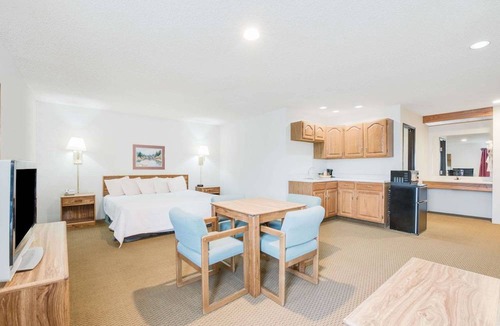Sturgis Hotel | Days Inn by Wyndham Sturgis