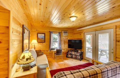 Deadwood House | Deadwood 'Wolf Cabin' w/Fire Pit & Grill