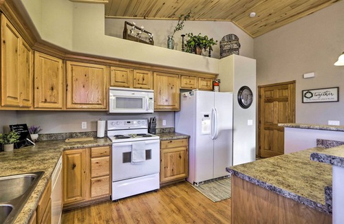 Show Low House | Deck, BBQ & Golf Course Views: Show Low Home