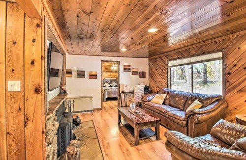 Pinetop-Lakeside House | Deck & Grill: Pet-Friendly Lakeside Cabin