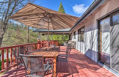 Groveland House | Deck & Hot Tub: Rustic Groveland Home!