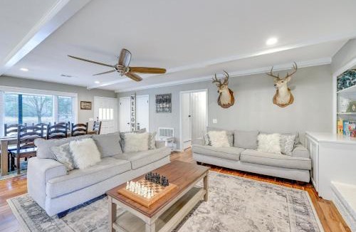 Hodgen House | Deck & Views: Spacious ‘Lake House’ Escape