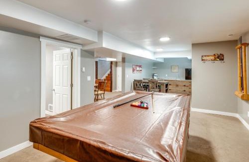 Ashton House | Deck w/Hot Tub: Ashton 'Cozy Cub Cabin'