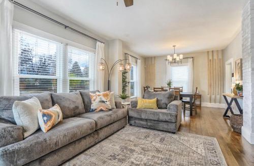 Central Colorado Springs House | Del Norte Deluxe! Downtown King Top Attractions