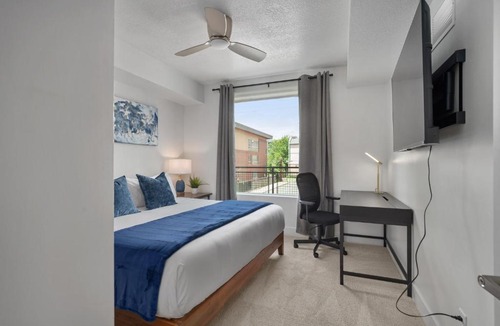 Downtown Salt Lake City Apartment | Deluxe 1BR 1BA Pool, Gym, Htub, Pkg