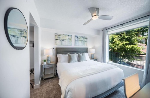Downtown Salt Lake City Apartment | Deluxe Central 1BR 1BA Pool,Hot Tub,Gym,Parking