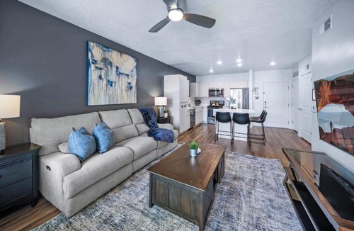 Downtown Salt Lake City Apartment | Deluxe Central 1BR 1BA Pool,Hot Tub,Gym,Parking