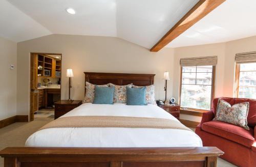 Deer Valley Hotel | Deluxe King Hotel Room