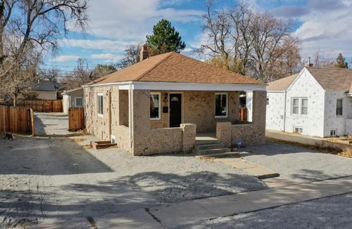 East Colfax House | Denver 2 King Beds Updated Cozy Upper Unit