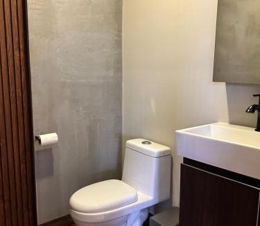 Centro Carretera Apartment | Departamento Moderno con balcón y piscina climatizada