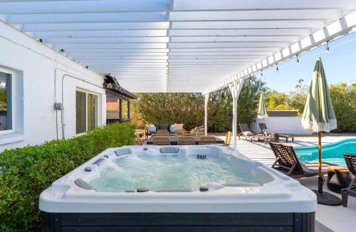 Sunburst Estates House | Desert Air 5 Br Sports Court Pool Arcade Hot Tub