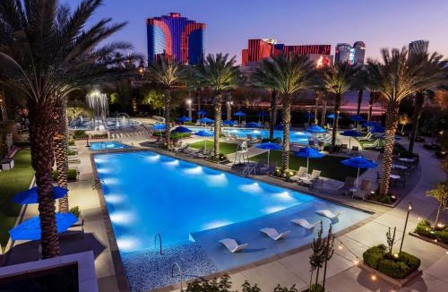 Las Vegas House | Desert Blue Resort 2BR Villa