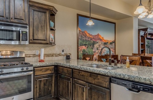 Washington House | Desert Canyon Paradise-2 pools and Hot Tub