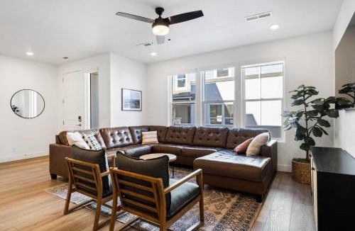 St. George House | Desert Color Hideaway townhouse