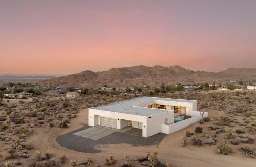 Joshua Tree House | Desert Dawn by Fieldtrip - Iconic Design w Pool and Spa