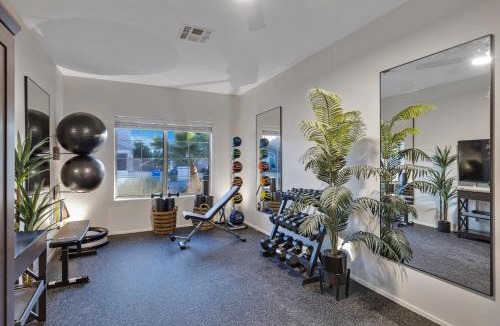 Dave Brown Arabian Estates House | Desert Escape Minutes from Shopping, Dining & Golf