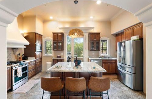 Carefree House | Desert Estate with Pool Casita Pickleball & Views