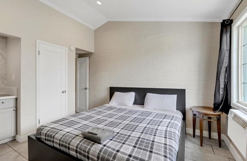 Downtown Las Vegas Hotel | Desert Moon Motel