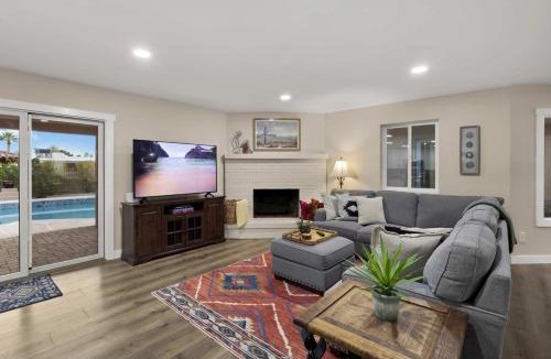 Raskin Estates House | Desert Nights Retreat Pool & Firepit