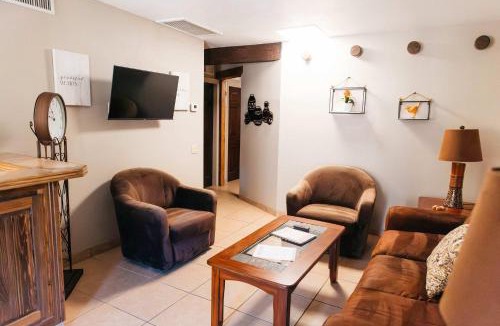 Green Valley House | Desert Oasis Condo