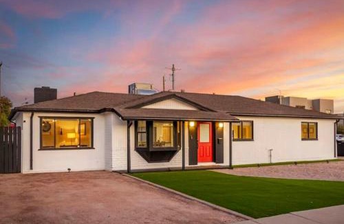 Tempe House | Desert Retreat w/Pool Near Dtwn Tempe & ASU