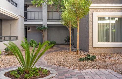 Las Vegas Resort | Desert Rose Resort