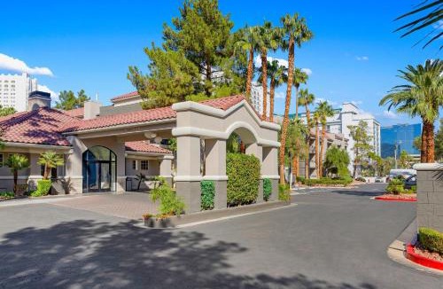 Las Vegas Resort | Desert Rose Resort