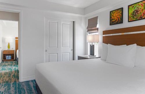 Las Vegas Resort | Desert Rose Resort