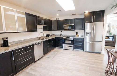Scottsdale Estates Six House | Desert Sunset - Old Town Scottsdale- Heated Pool! Yard Games! Sleeps 12!
