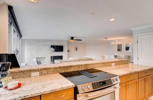 Vail Condo | Designer 2BR Huge Private Deck Epic Vail & Beaver Creek Views