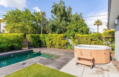 Camelback East House | Designer 5 Bd Home/Fountain Pool/Spa/Game Patio