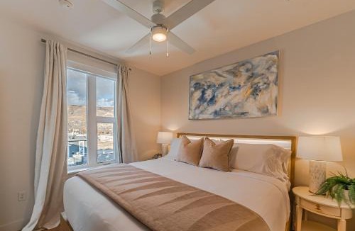 Downtown Salt Lake City Apartment | Designer NEW 2BD 2BA Pool,Htub,Gym,Bowling
