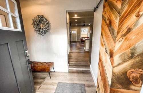Colorado Springs House | Designer Retreat Central loc walk to brewery cafe