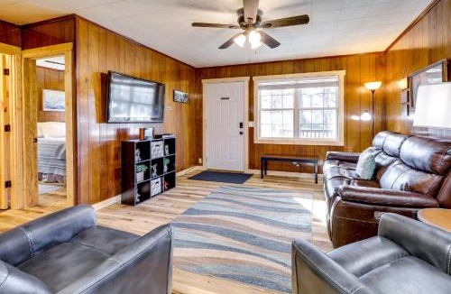 Greers Ferry House | Devil’s Fork Resort Cabin w/Designated Boat Slip!