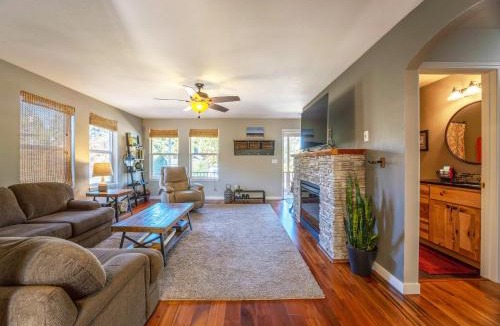 Hood River House | Devon Court