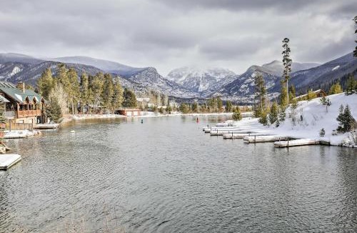 Grand Lake House | Direct Beach Access: Grand Lake Cabin w/Deck!