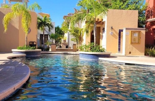 Nopolo House | Discover this charming 2-bedroom home located in Founders area!