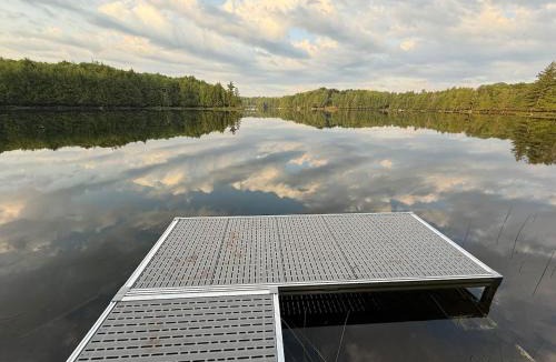 Mercer House | Distinctly modern cabin on quiet Northwoods lake