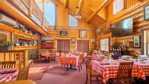 Bonners Ferry Hotel | Dodge Peak Lodge