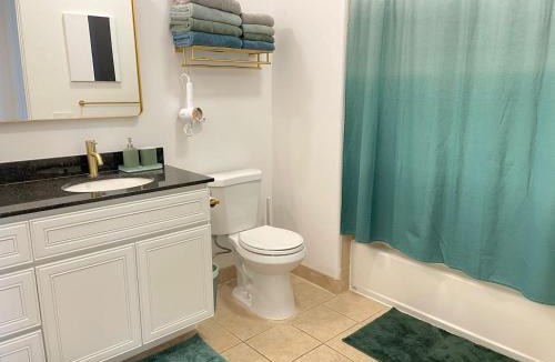 Village House | Dog friendly Mid-Century style condo with poolspa