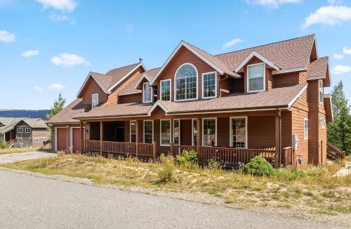 Wildernest House | Dog Friendly Stay Near Trails in Silverthorne