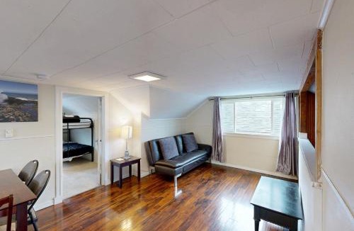 Rockaway Beach House | Dolphin 2